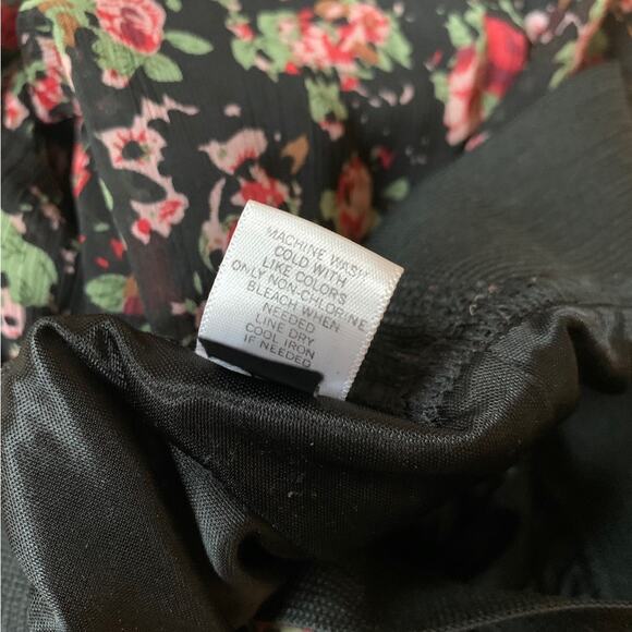 Express Floral Chiffon Shorts - Picture 3 of 6